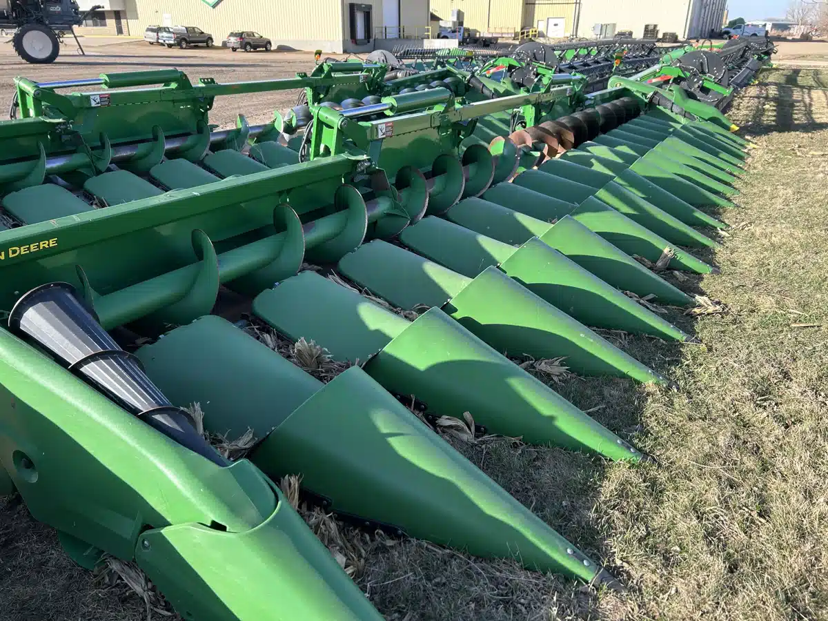 Photo de la Galerie 2 pour 2024 John Deere C16F Nez - Maïs