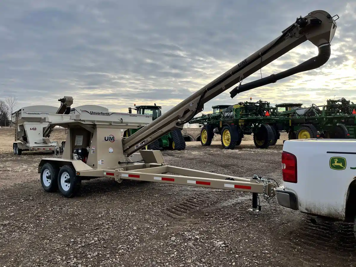 Gallery image 2 for Unverferth 210 Seed Tender