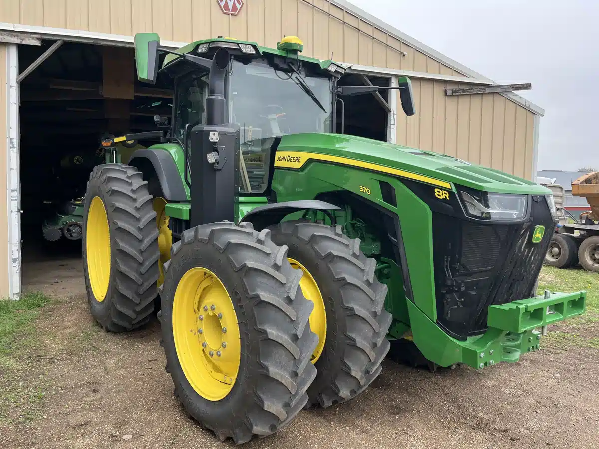 Gallery image 1 for 2021 John Deere 8R 370 Tractor