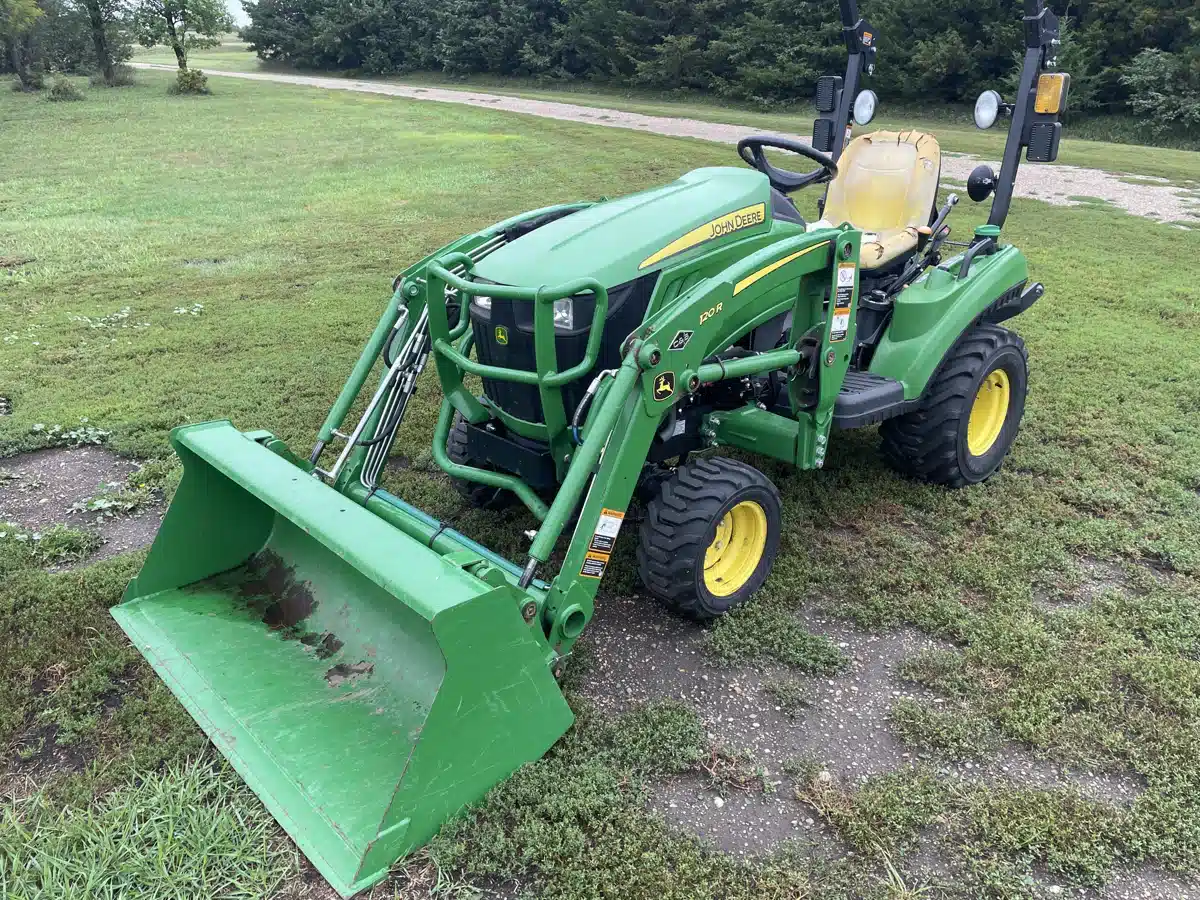 Gallery image 1 for 2019 John Deere 1023E Tractor