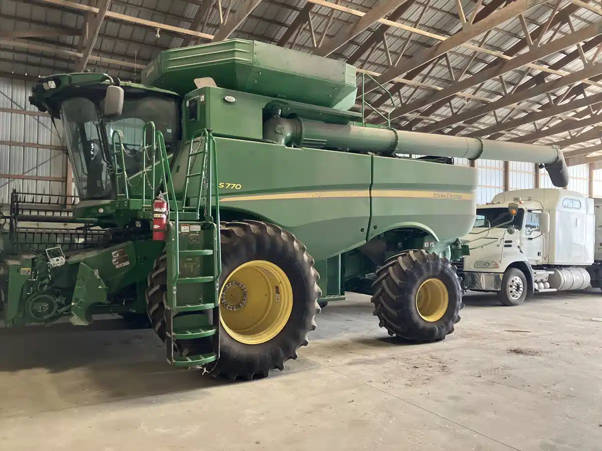 Gallery image 2 for 2024 John Deere S770 Combine