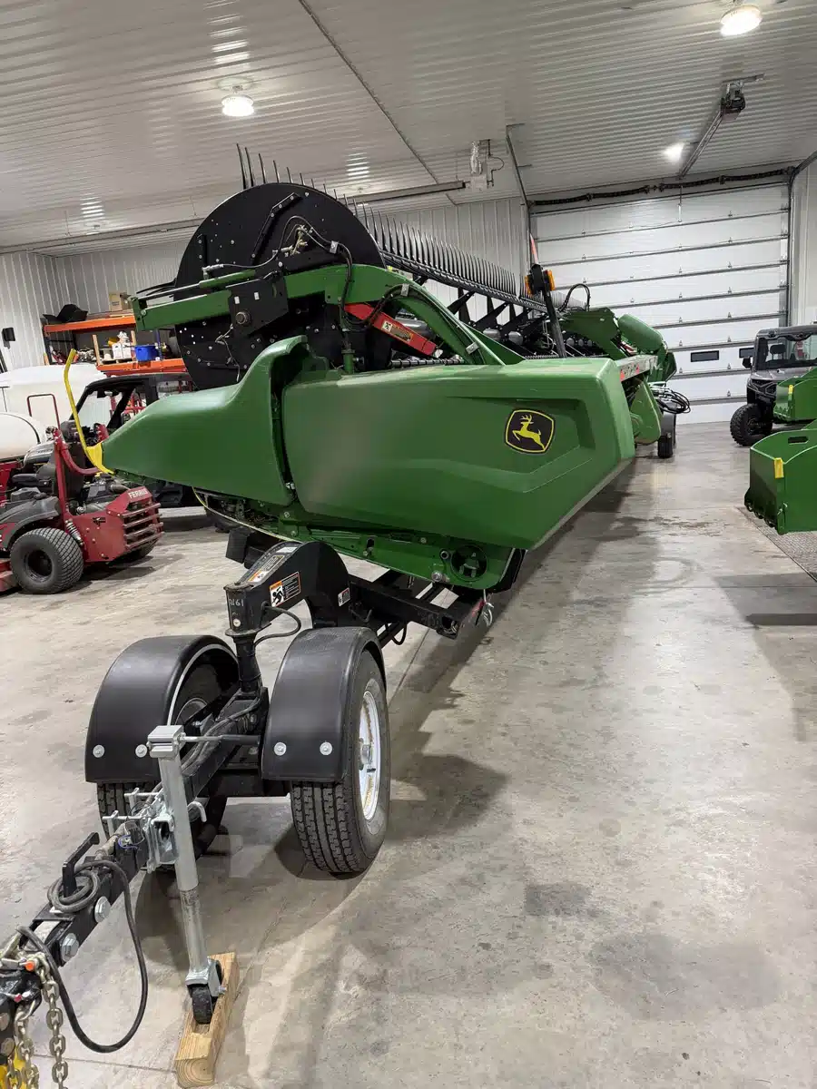 Gallery image 2 for 2022 John Deere RD45F Header - Flex Draper