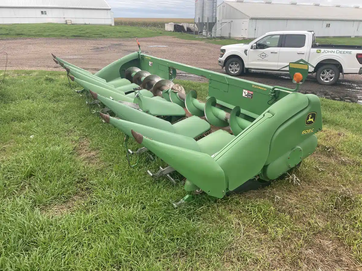 Gallery image 1 for 2009 John Deere 608C Header - Row Crop