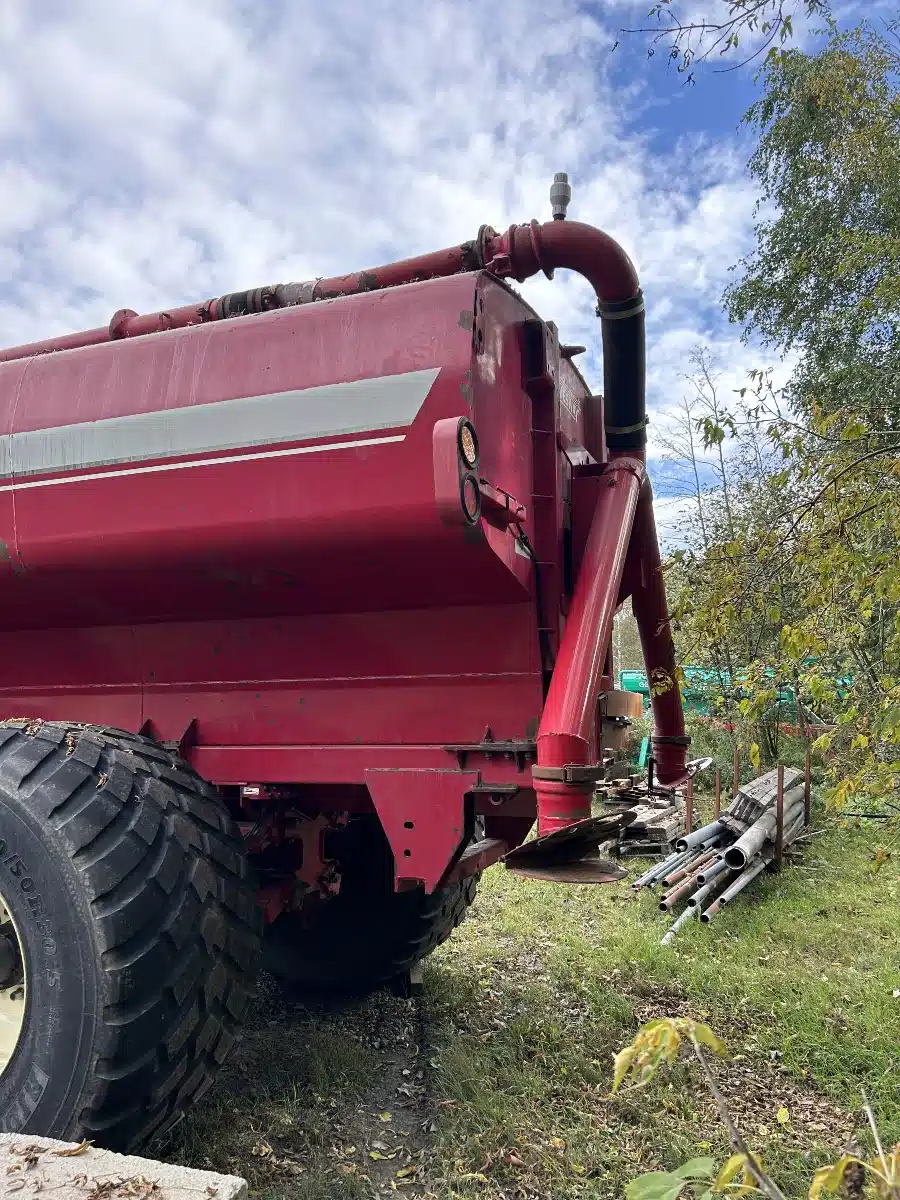 Gallery image 2 for Used 2015 Jamesway max-trac 4700 Tank