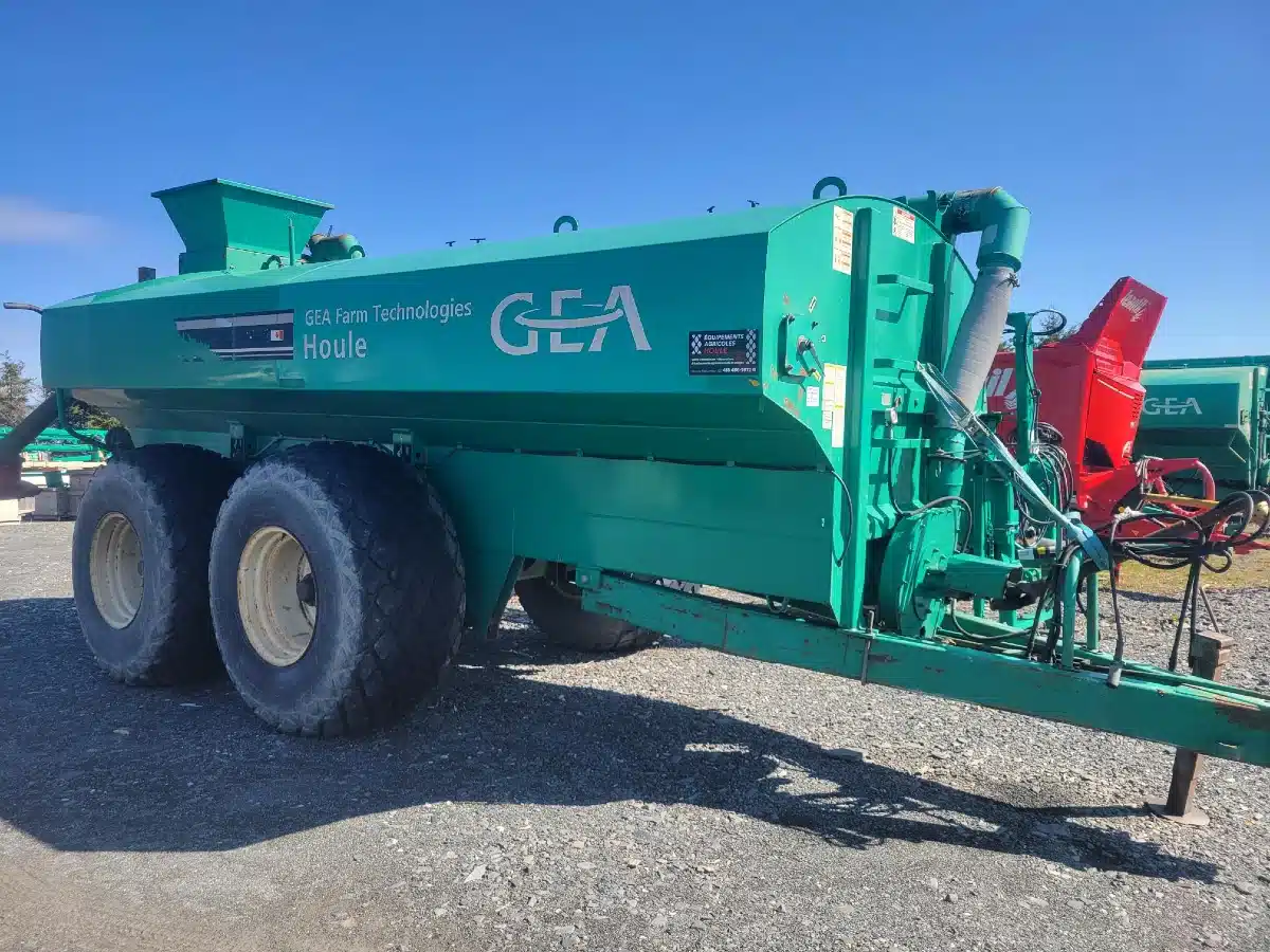 Used 2011 GEA 4000 gallons Spreader - Broadcast