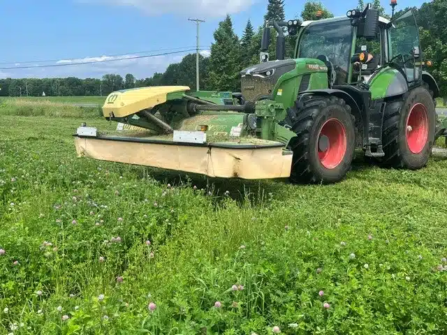 Gallery image 2 for Used 2021 Krone EASYCUT B1000 CV Disc Mower Conditioner