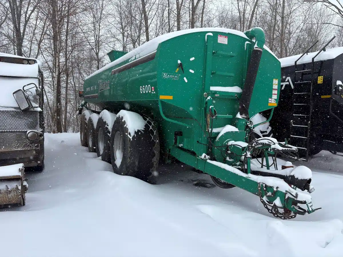 2022 Teamco Épandeur 6600 gallons refait en 2022 Teamco Année 2001 pour les 4 essieux GEA Spreader - Broadcast