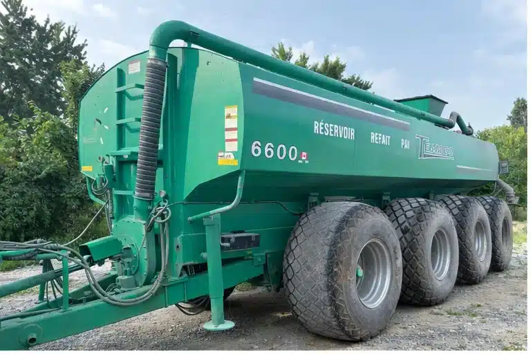 Gallery image 2 for 2022 Teamco Épandeur 6600 gallons refait en 2022 Teamco Année 2001 pour les 4 essieux GEA Spreader - Broadcast