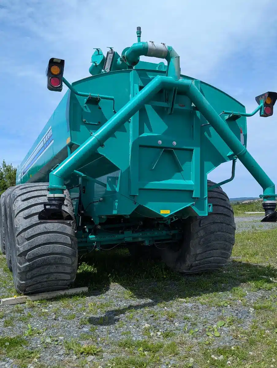 Gallery image 2 for 2023 GEA 6100 gallons suspension XT Manure Spreader Liquid
