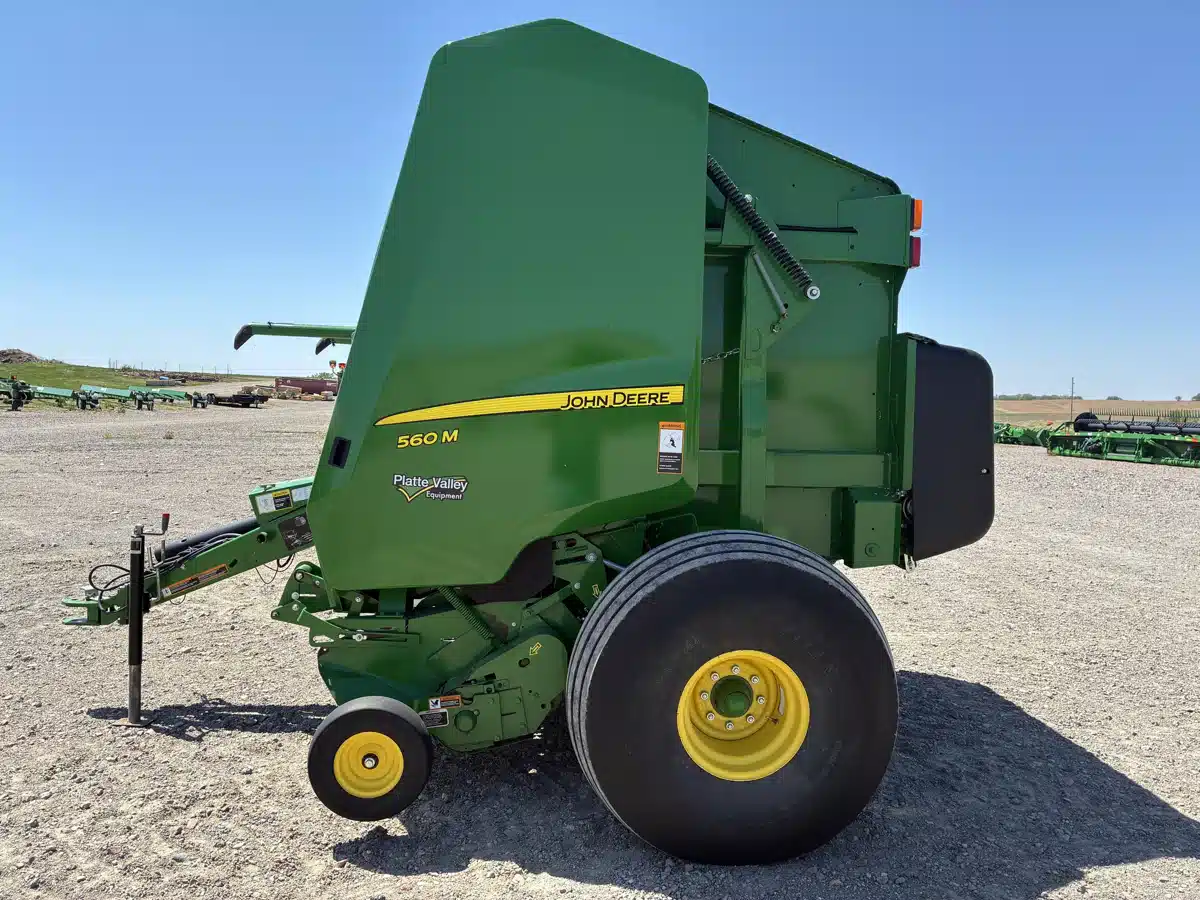 Gallery image 2 for Used 2022 John Deere 560M Round Baler