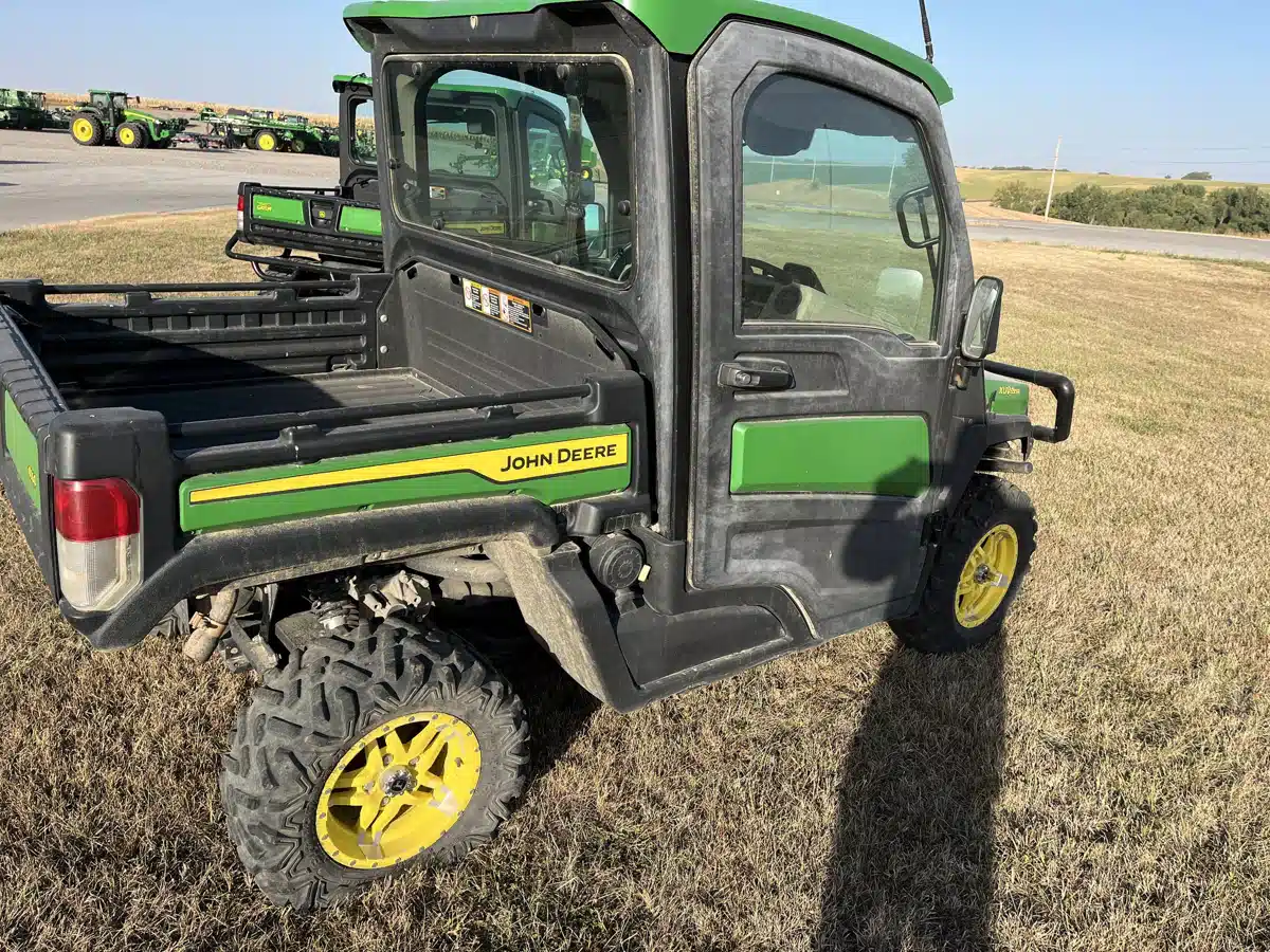 Gallery image 2 for Used 2021 John Deere XUV 835R Utility Vehicle