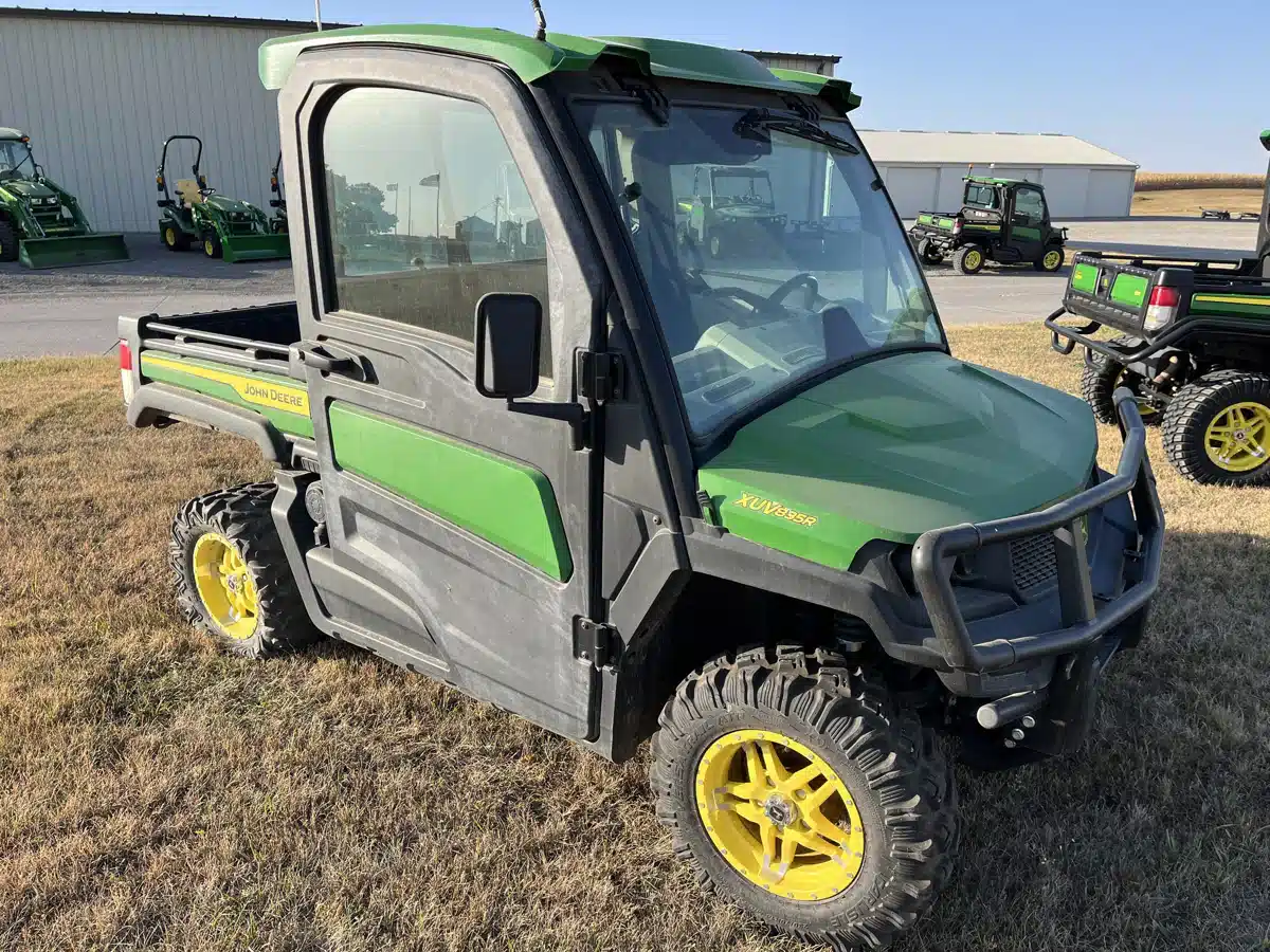 Gallery image 1 for Used 2021 John Deere XUV 835R Utility Vehicle
