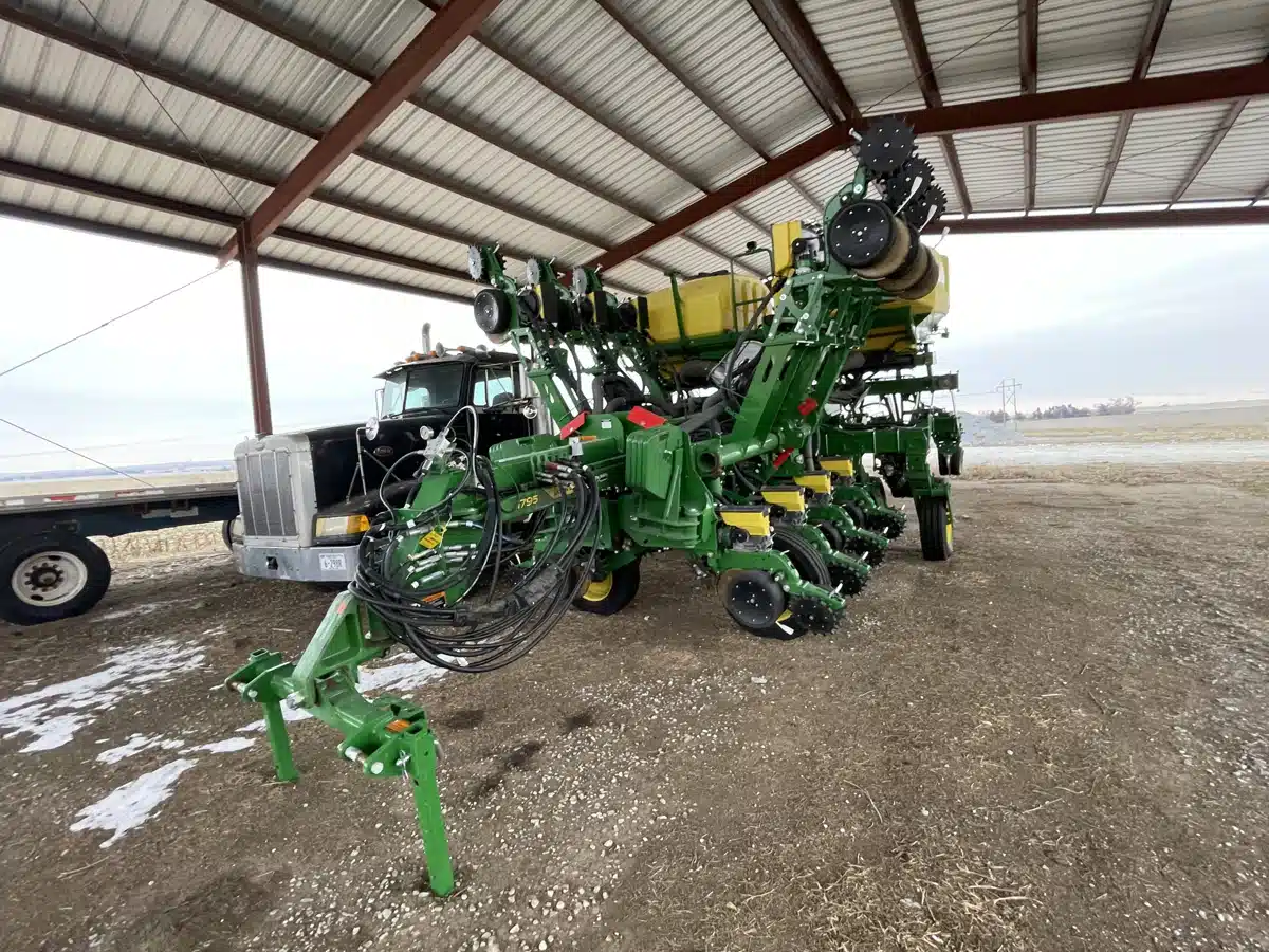 Gallery image 1 for Used 2024 John Deere 1795 Planter