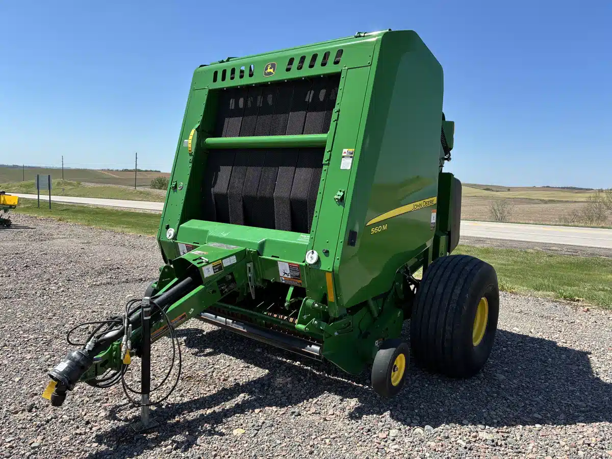 Gallery image 1 for Used 2021 John Deere 560M Round Baler