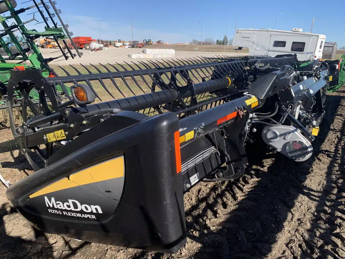 Gallery image 1 for Used 2015 MacDon FD75 Header - Flex Draper