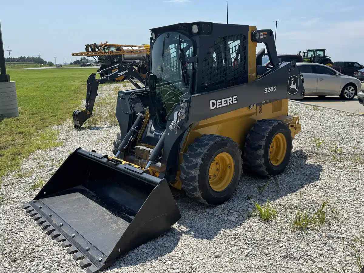 Gallery image 2 for Used 2024 John Deere 324G Skid Steer