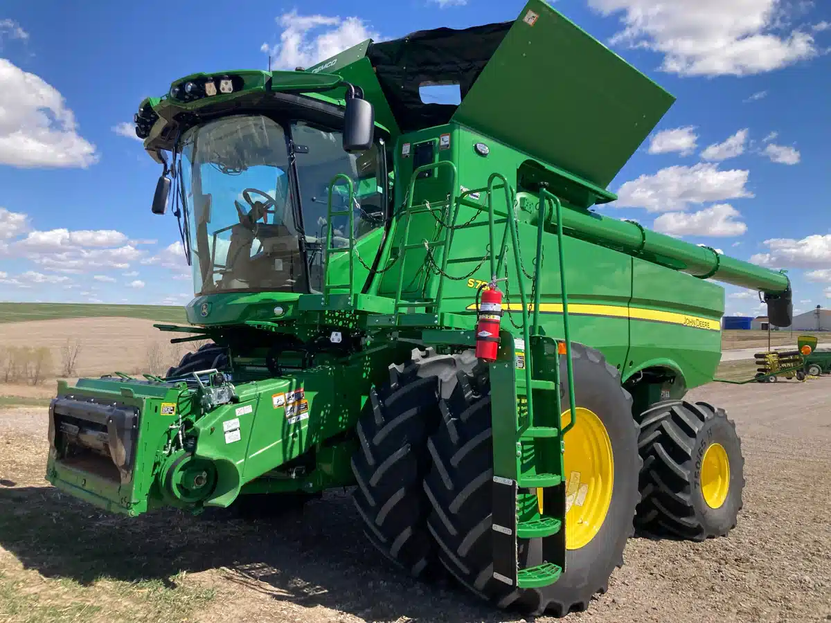 Gallery image 1 for Used 2024 John Deere S780 Combine