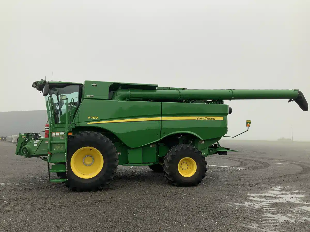 Gallery image 2 for Used 2024 John Deere S780 Combine