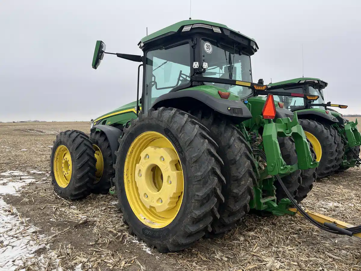 Gallery image 2 for Used 2023 John Deere 8R 370 Tractor