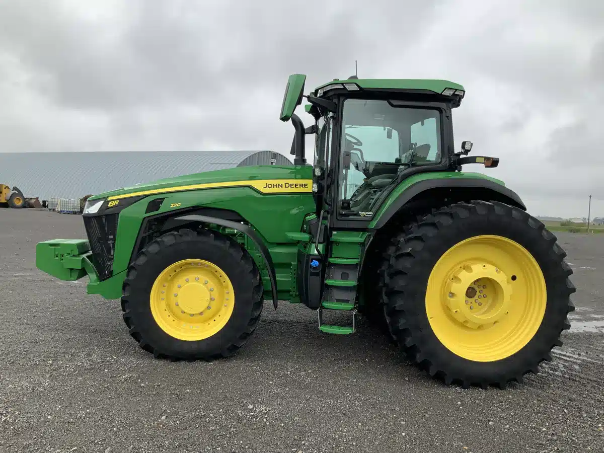 Gallery image 2 for Used 2023 John Deere 8R 230 Tractor