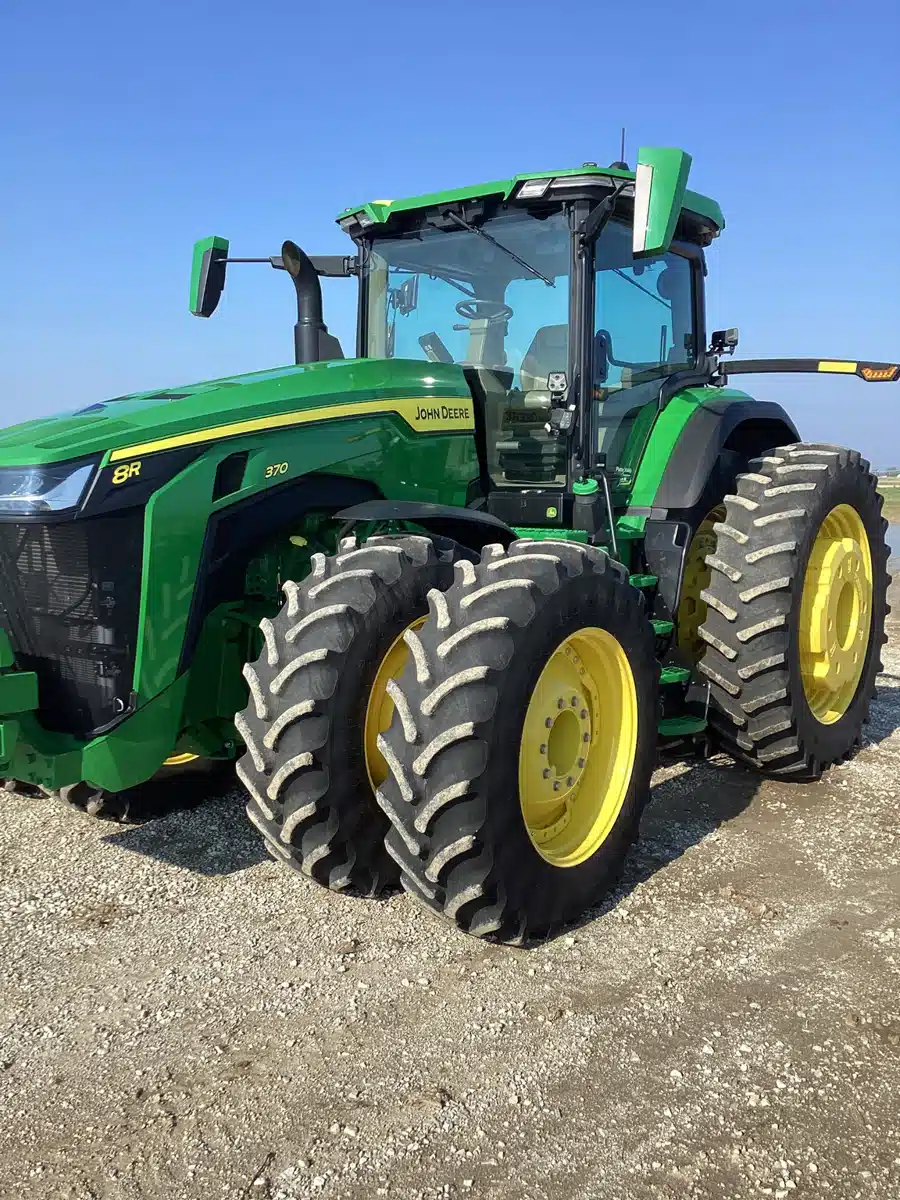 Gallery image 2 for Used 2024 John Deere 8R 370 Tractor