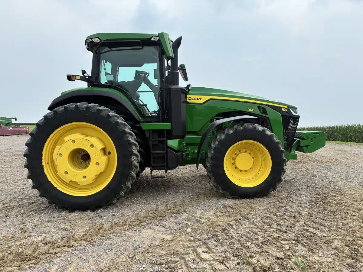 Gallery image 2 for Used 2024 John Deere 8R 250 Tractor
