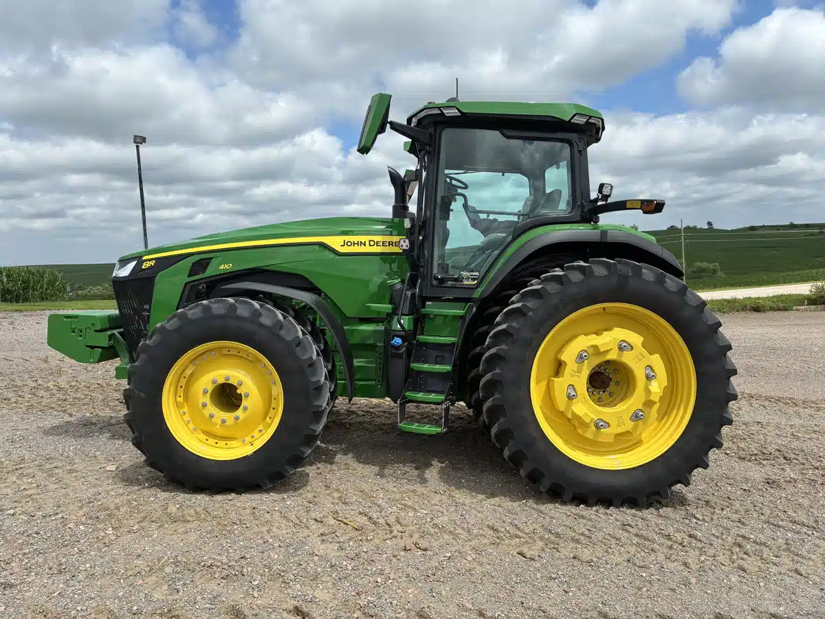 Gallery image 2 for Used 2024 John Deere 8R 410 Tractor