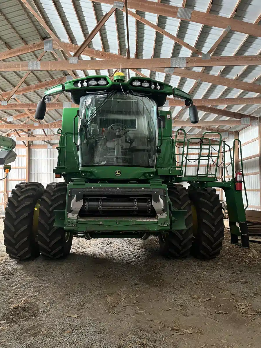 Gallery image 2 for Used 2021 John Deere S780 Combine