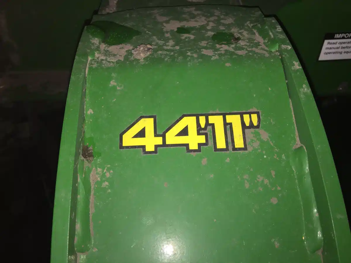 Gallery image 2 for Used 2021 John Deere 2633 Disc