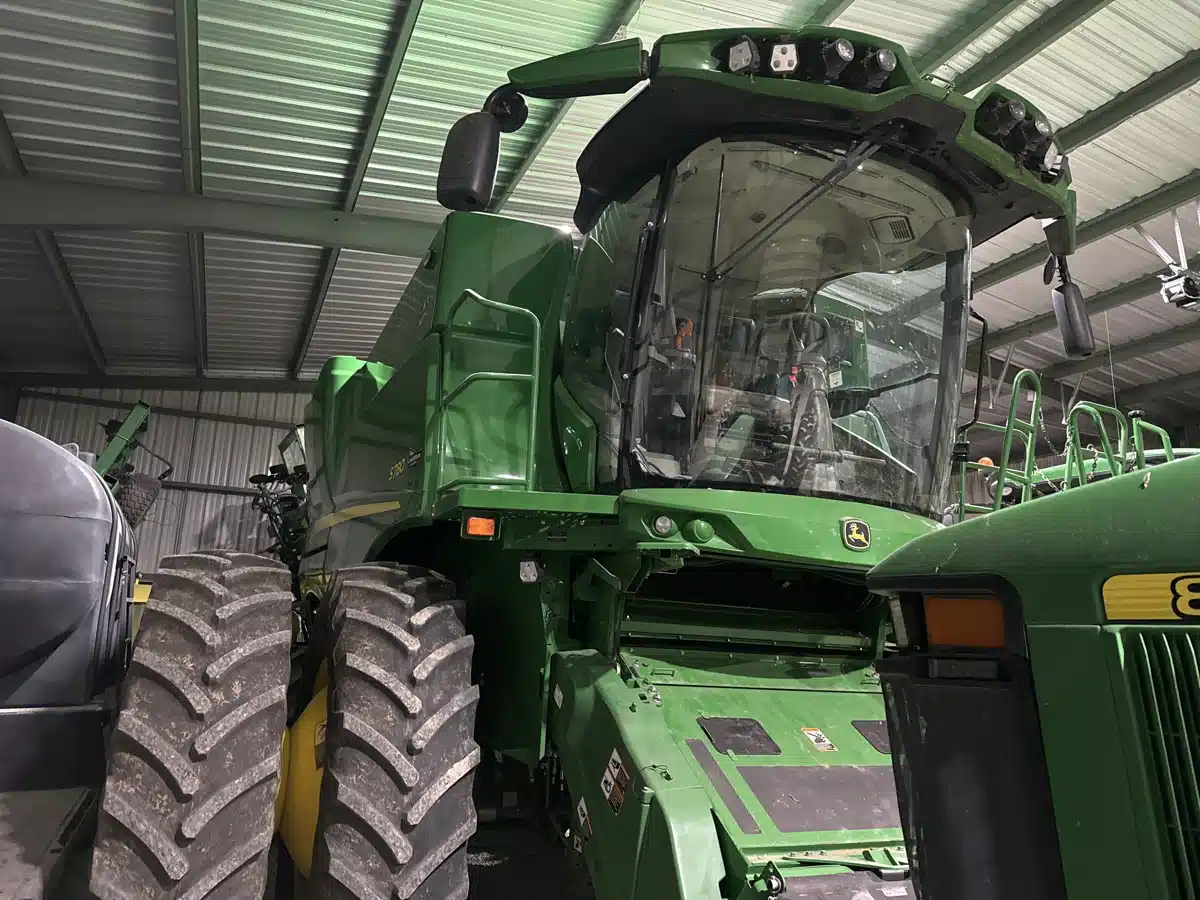 Gallery image 1 for Used 2022 John Deere S780 Combine