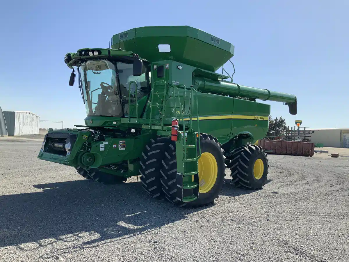 Gallery image 1 for Used 2023 John Deere S780 Combine