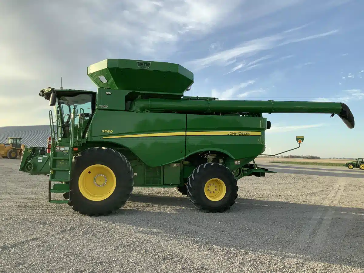 Gallery image 2 for Used 2023 John Deere S780 Combine