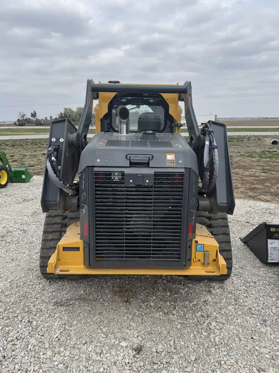 Gallery image 2 for Used 2024 John Deere 333G Track Loader