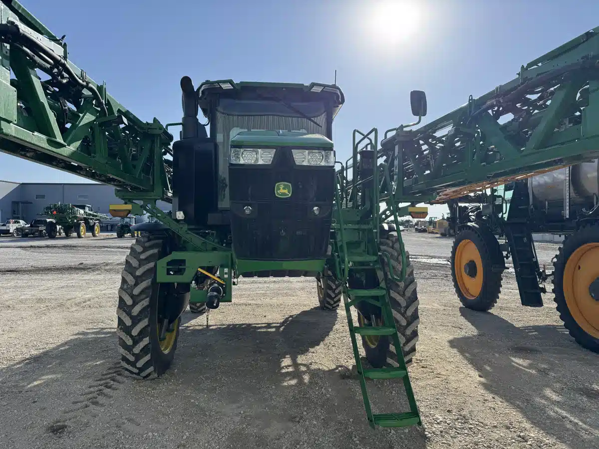 Gallery image 2 for Used 2024 John Deere 412R Sprayer - Self Propelled