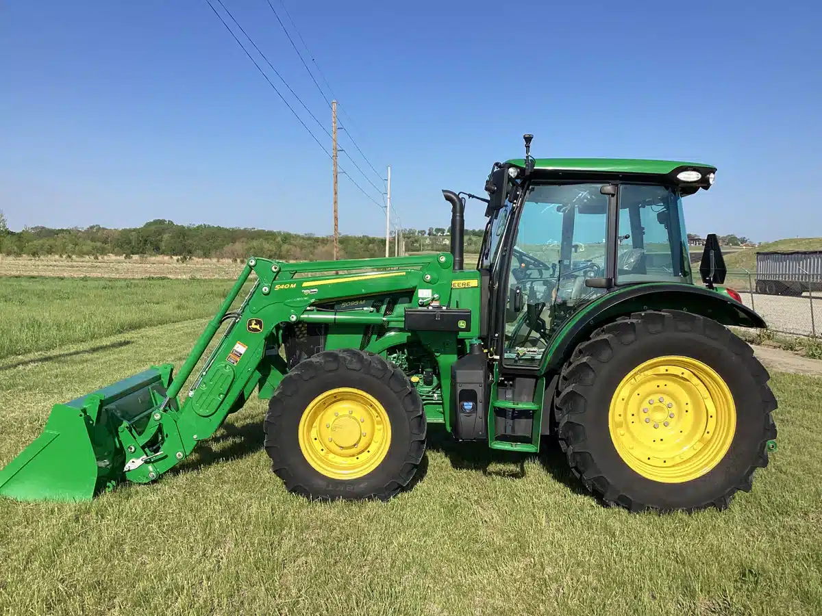 Gallery image 2 for Used 2023 John Deere 5095M Tractor