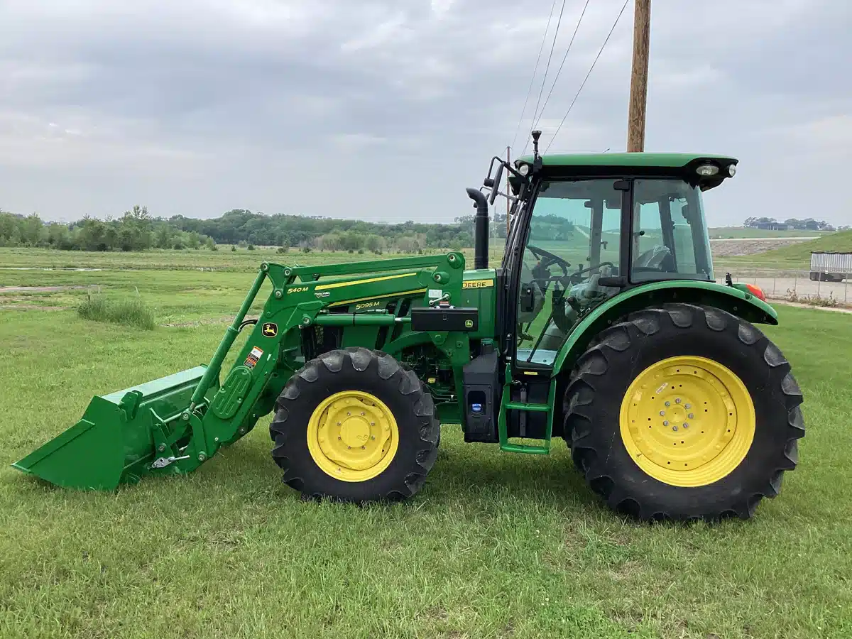Gallery image 2 for Used 2024 John Deere 5095M Tractor