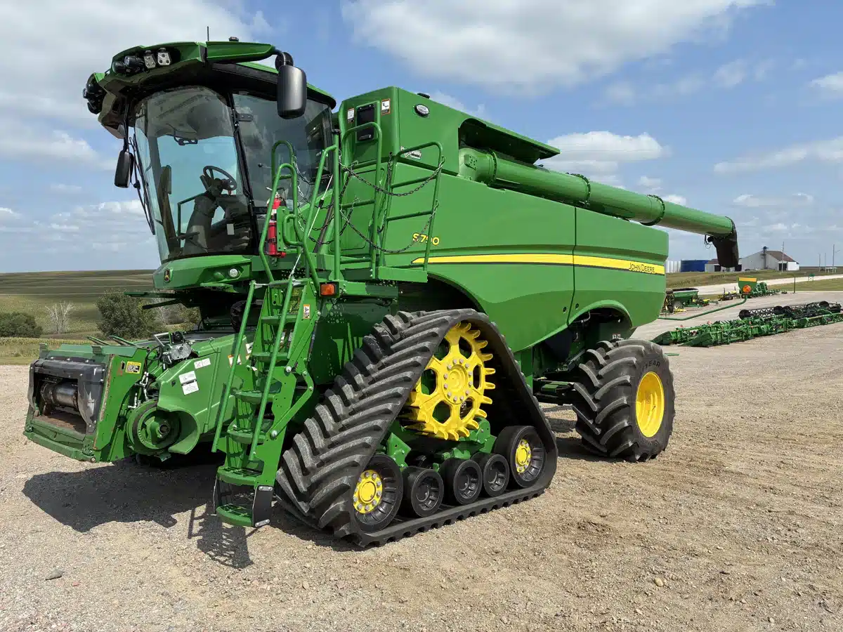 Gallery image 1 for Used 2023 John Deere S790 Combine