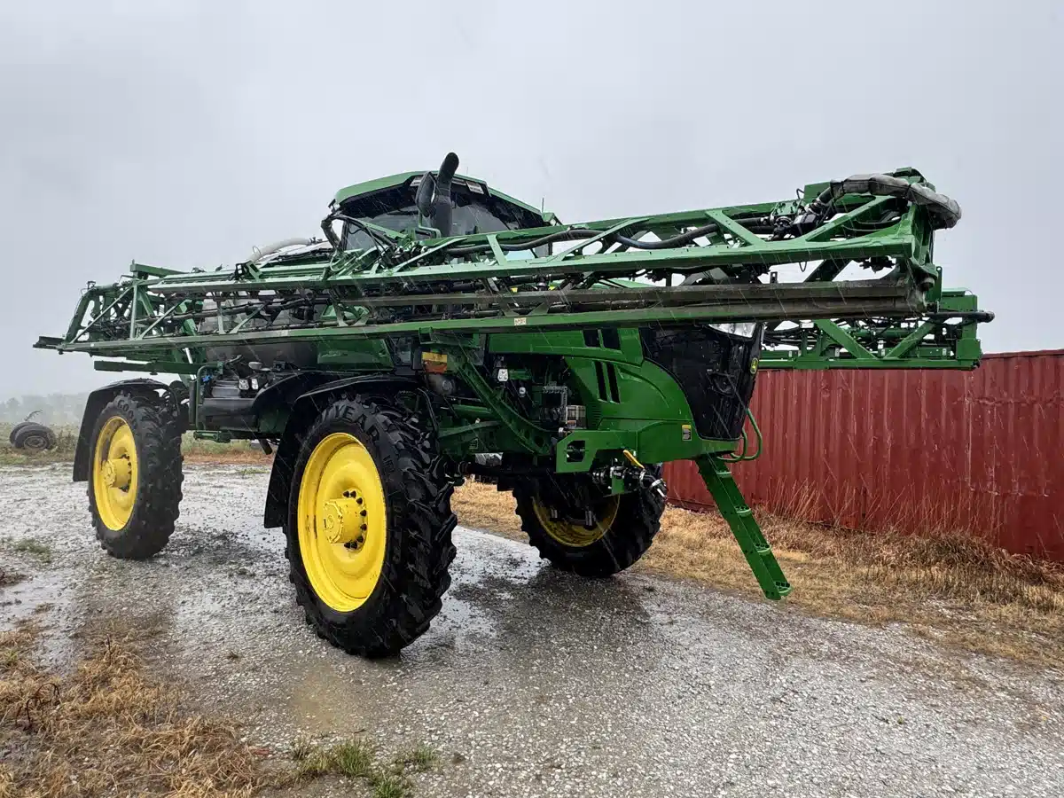 Gallery image 1 for Used 2024 John Deere 616R Sprayer - Self Propelled
