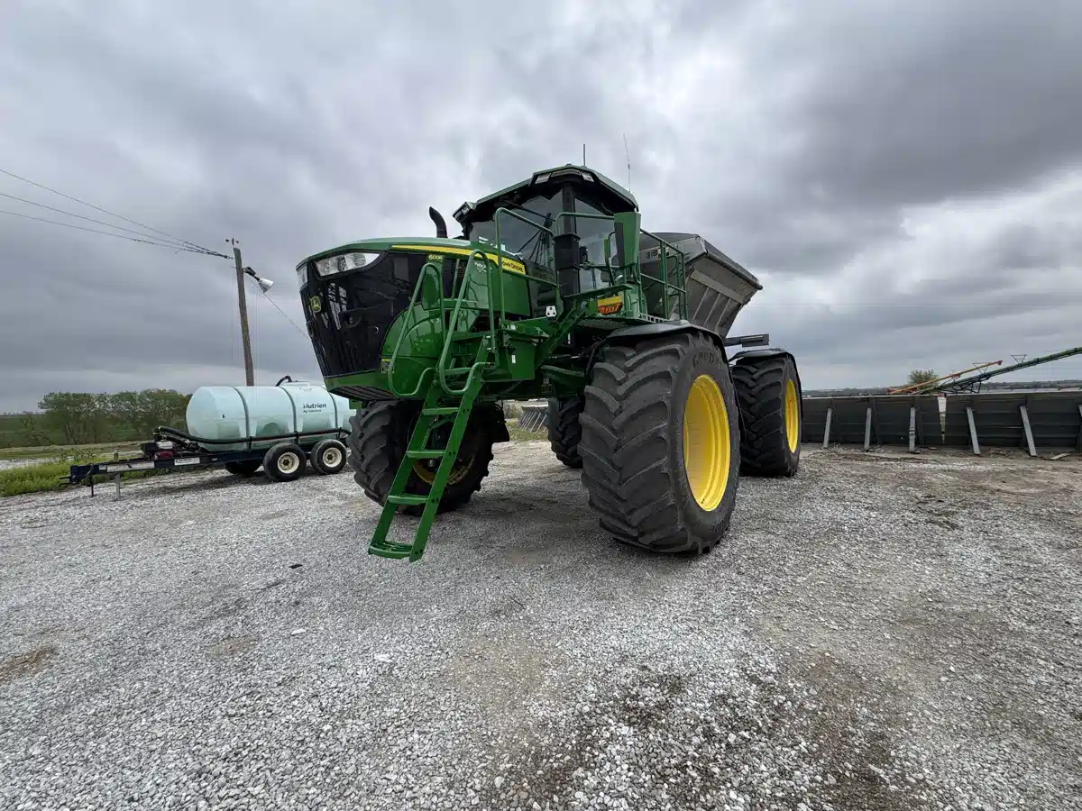 Gallery image 2 for Used 2024 John Deere 600R Sprayer - Self Propelled