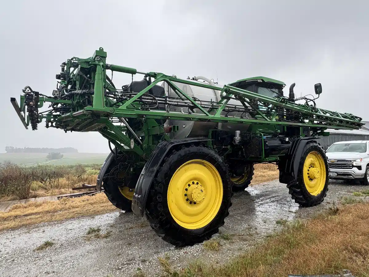 Gallery image 2 for Used 2024 John Deere 616R Sprayer - Self Propelled