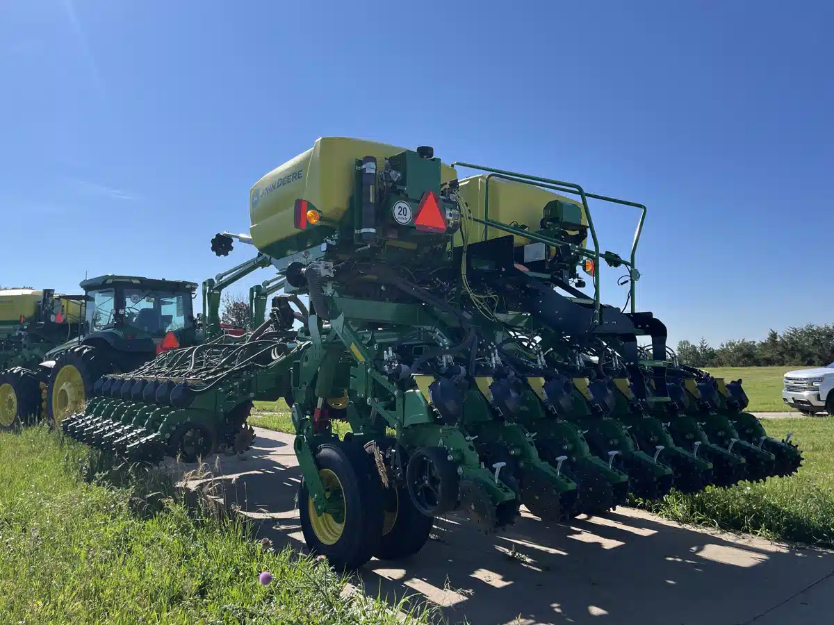 Gallery image 2 for Used 2024 John Deere 1795 Planter