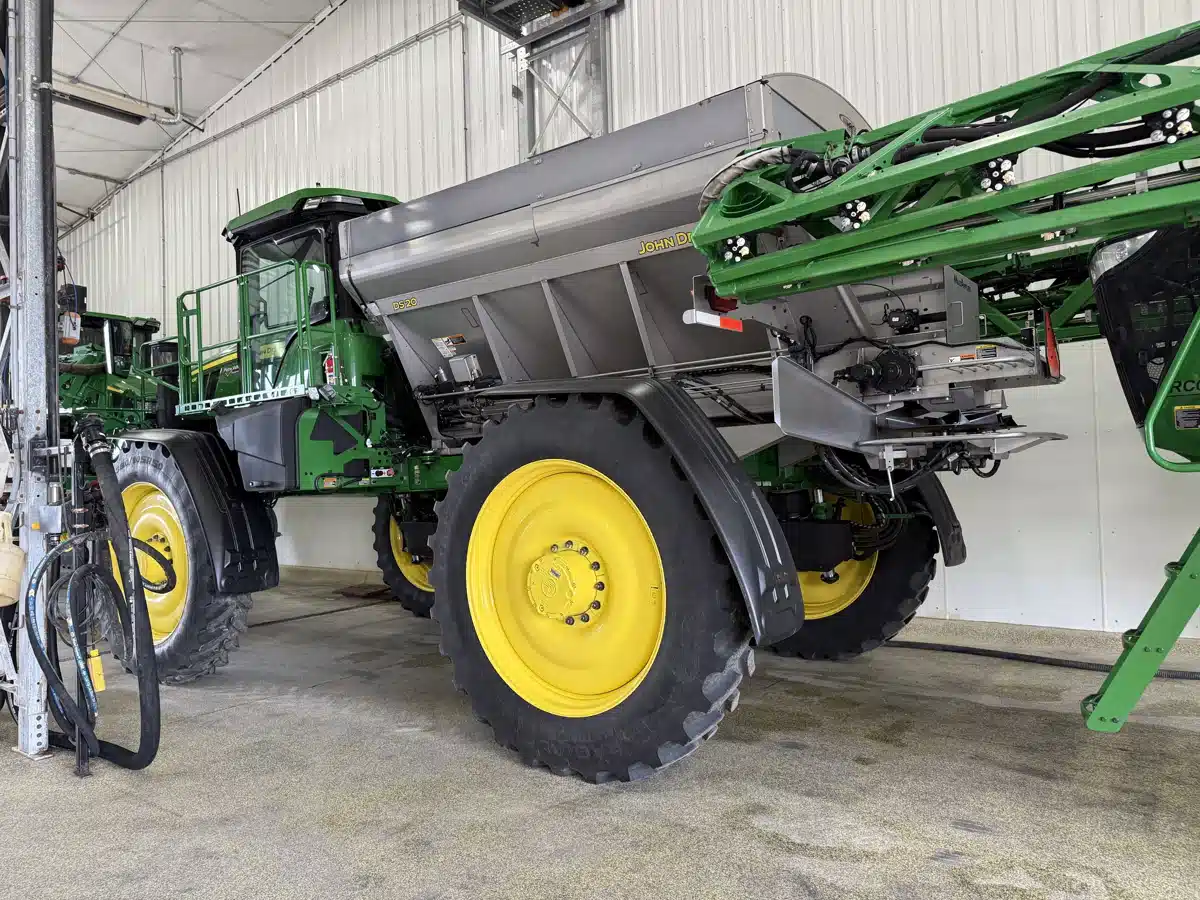 Gallery image 1 for Used 2024 John Deere 600R Anhydrous Applicator