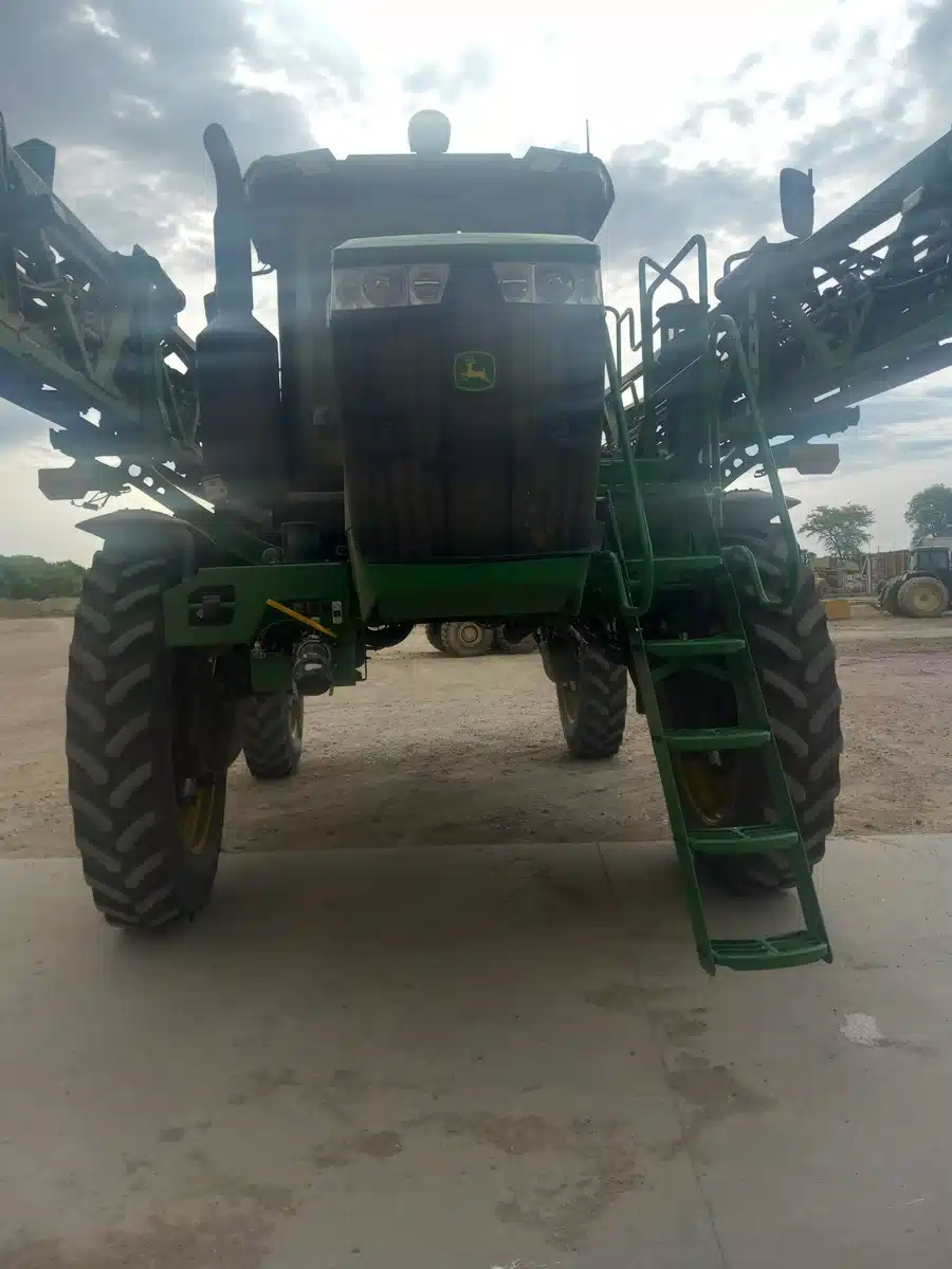 Gallery image 2 for Used 2022 John Deere 616R Sprayer - Self Propelled