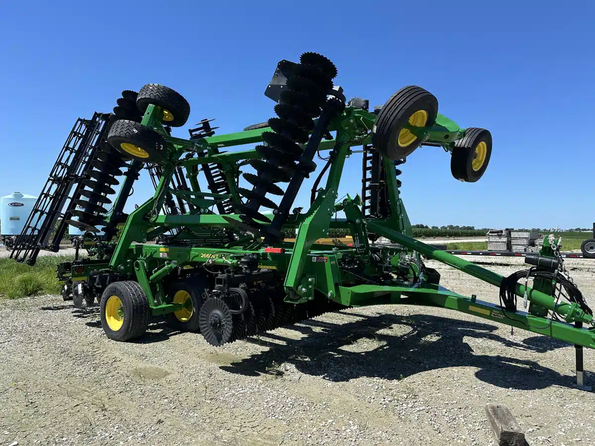 Gallery image 2 for Used 2023 John Deere 2660VT Vertical Tillage