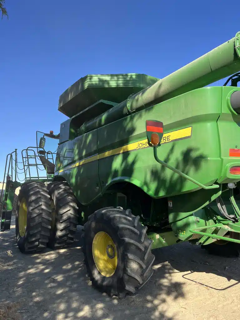 Gallery image 1 for Used 2018 John Deere S770 Combine