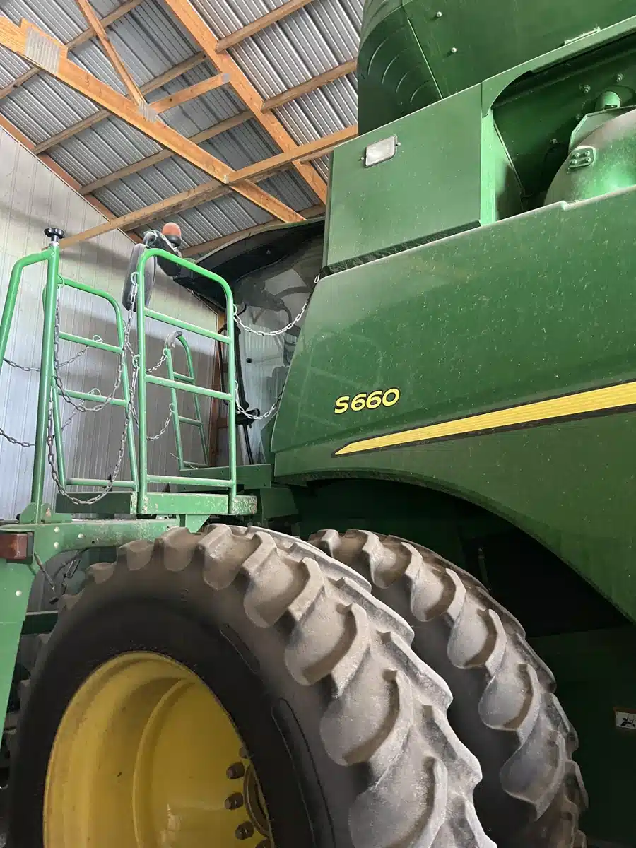 Gallery image 1 for Used 2014 John Deere S660 Combine