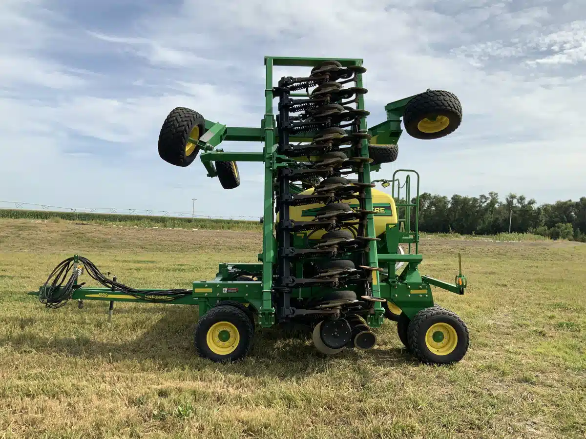 Gallery image 2 for Used 2014 John Deere 1990 Air Drill