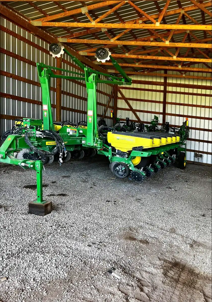 Gallery image 1 for Used 2024 John Deere 1775 Planter