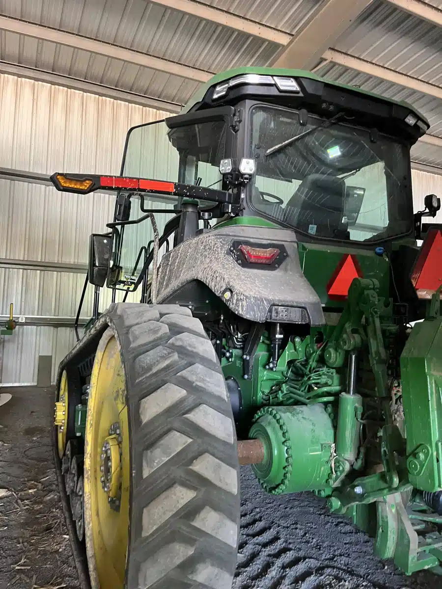 Gallery image 2 for Used 2024 John Deere 8RT 370 Tractor