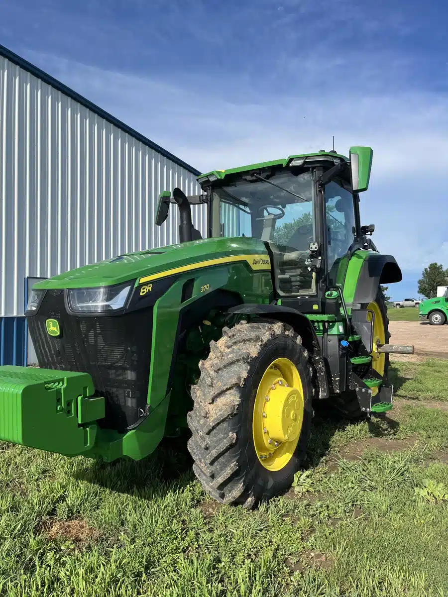 Gallery image 1 for Used 2024 John Deere 8R 370 Tractor
